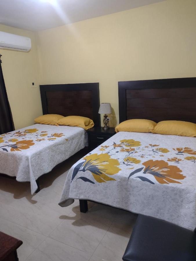 Hotel Prado'S Puerto San Carlos Extérieur photo
