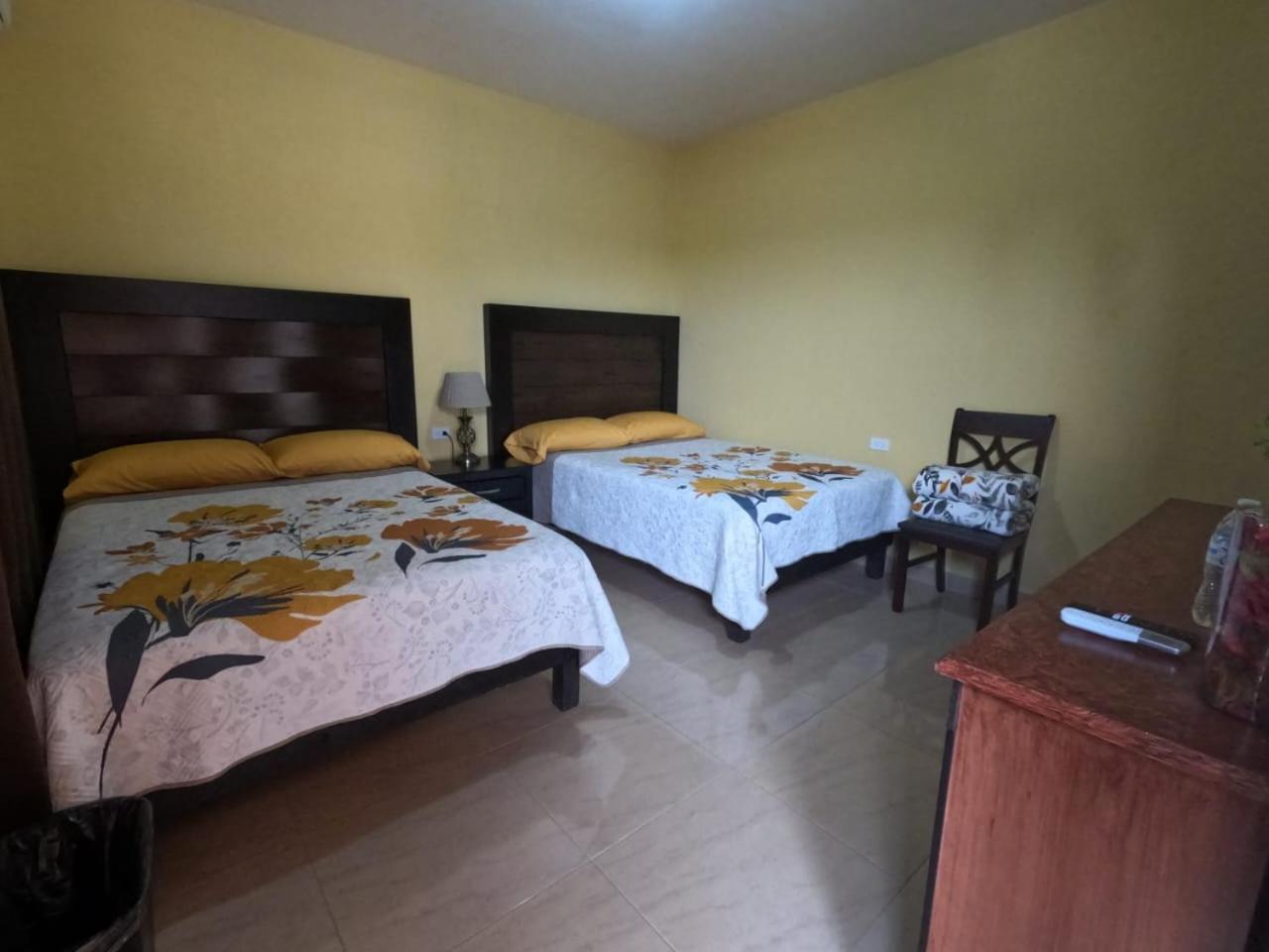 Hotel Prado'S Puerto San Carlos Extérieur photo